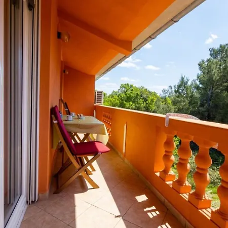 Den - 100 M From Sea Appartamento Pašman