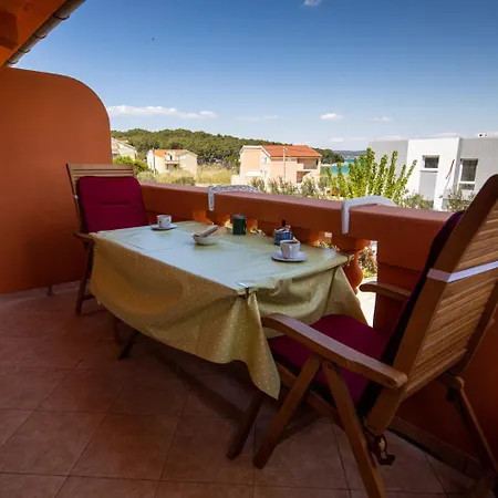 Den - 100 M From Sea Pašman