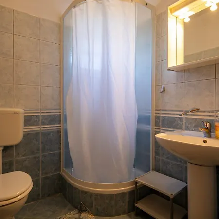 Den - 100 M From Sea * Pašman