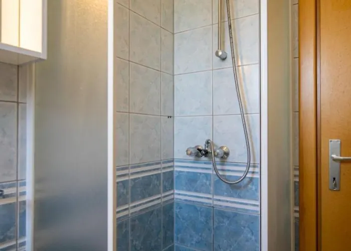 Den Διαμέρισμα Pašman