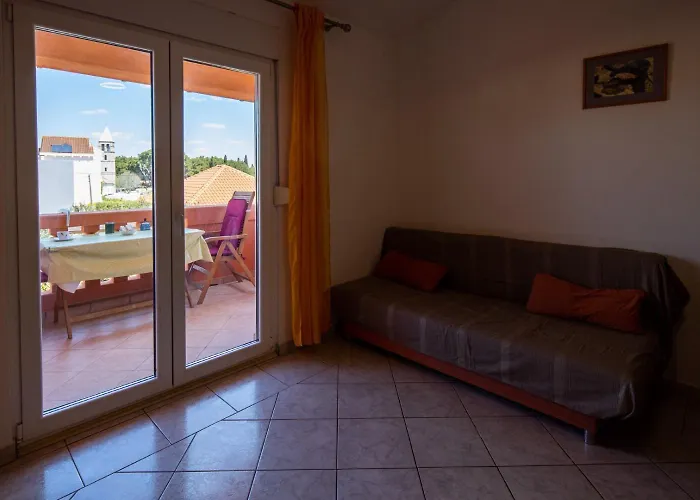 Den Διαμέρισμα Pašman