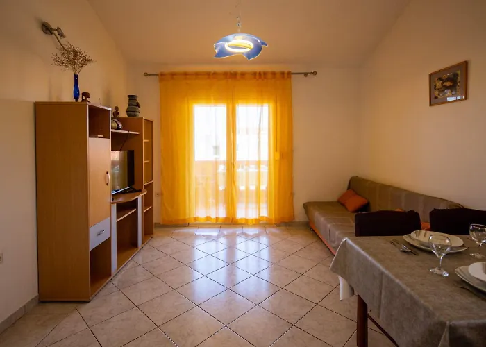 Den Διαμέρισμα