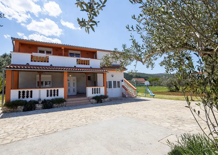 Den Διαμέρισμα *