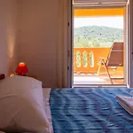 Apartament Den *