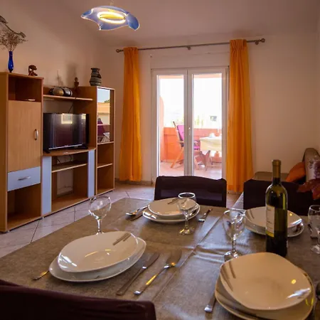 Den Apartamento Pašman